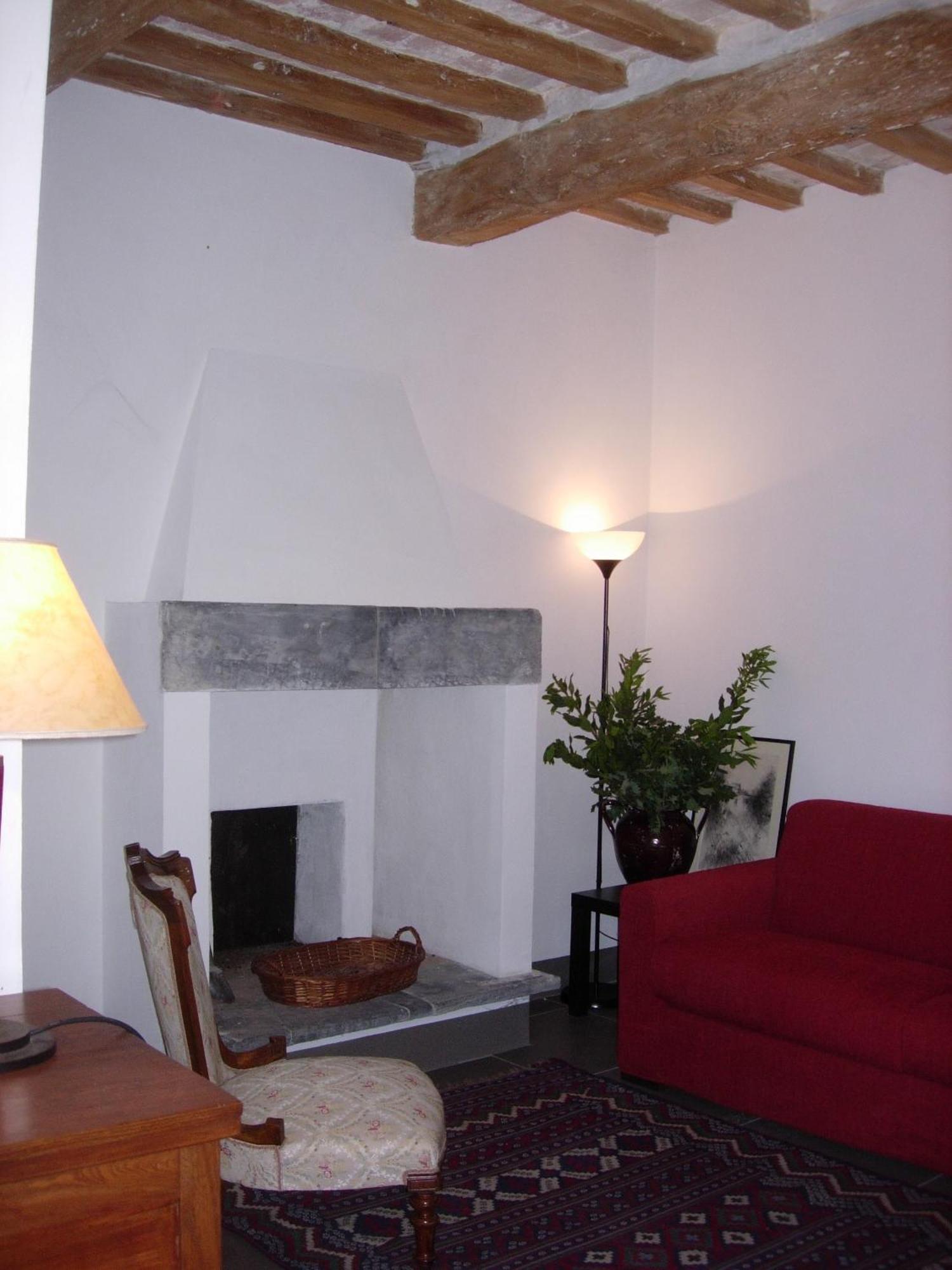 Gli Appartamenti Di Torre Bertona Тоди Экстерьер фото