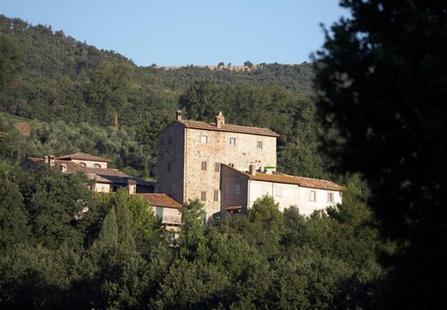 Gli Appartamenti Di Torre Bertona Тоди Экстерьер фото